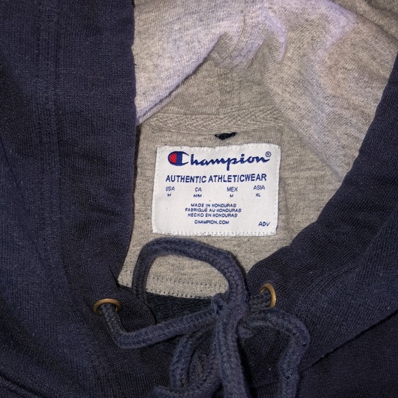 Champion Sweatshirt - Picture 2 of 4